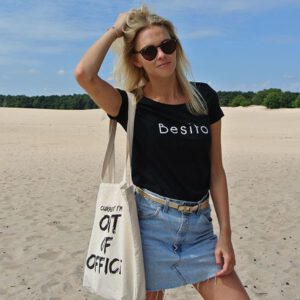 Denim black organic shirt Besito girl smiling