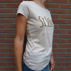 Si Señor panter on nude shirt side