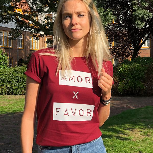 Amor por favor burgundy unisex shirt organic cotton girl in sun